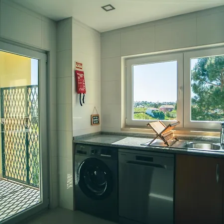 Pool; Playgorung; Games Room; Office Daire *